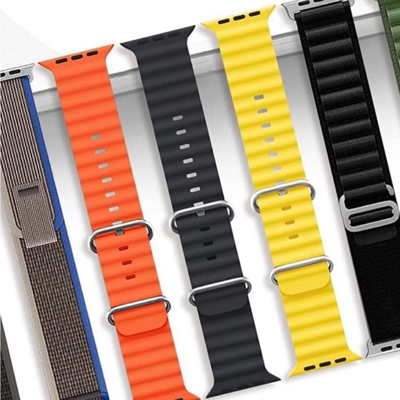 5for$10 Ribbed White 38mm/40mm M/L Adjustable
Apple Watch Bands NWOT - Picture 3 of 6